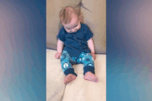 Clip đáng yêu của bé: "Ôi tôi buồn ngủ quá"