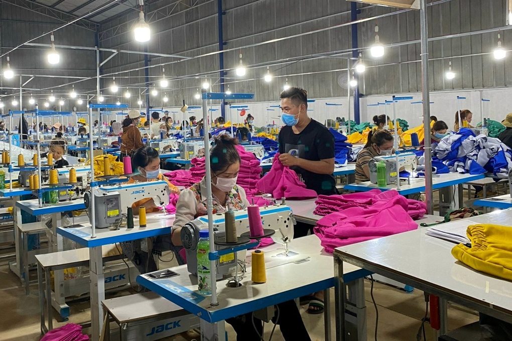 Tăng lương tối thiểu, sao giữ những điều khoản có lợi cho người lao động? - 1 Tăng lương tối thiểu, sao giữ những điều khoản có lợi cho người lao động? - 1