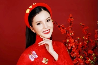 Hoa khôi Sinh viên Cần Thơ chúc năm mới Kỷ Hợi 2019 đến độc giả Dân trí