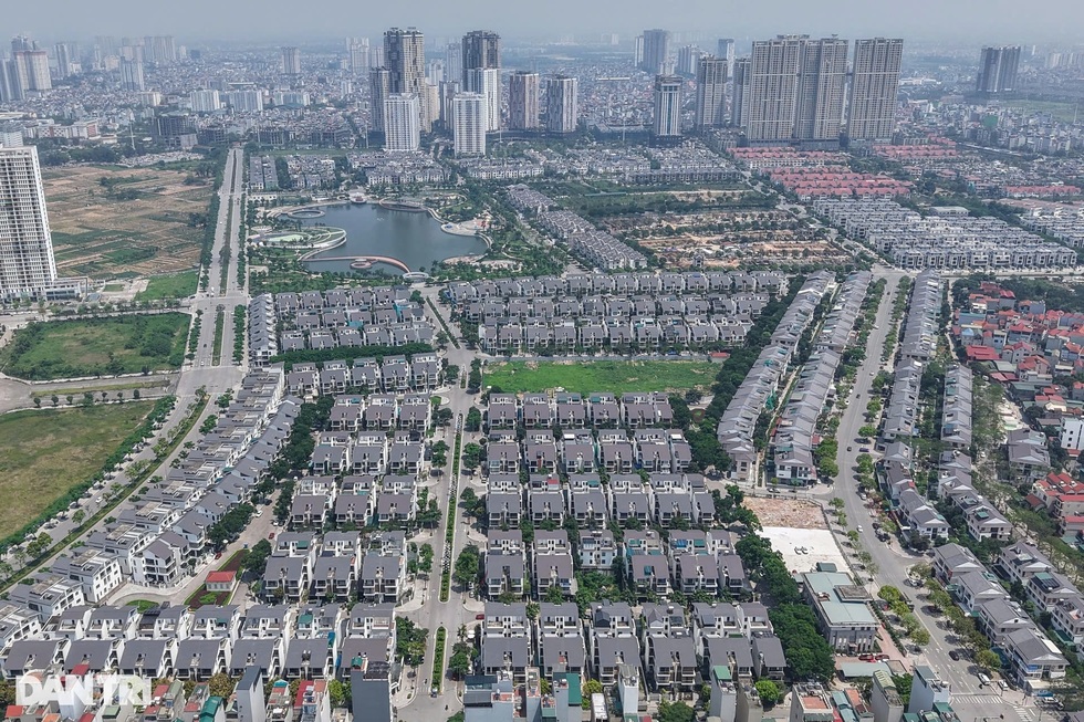 Các đại gia vàng bạc, trái ngành lấn sân bất động sản, liệu có "dễ ăn"?