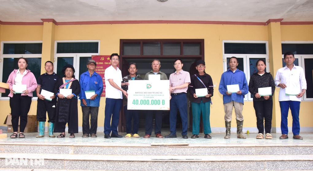 Báo Dân trí thăm và hỗ trợ người dân chịu thiệt hại do mưa lũ ở Điện Biên - 2 Báo Dân trí thăm và hỗ trợ người dân chịu thiệt hại do mưa lũ ở Điện Biên - 2