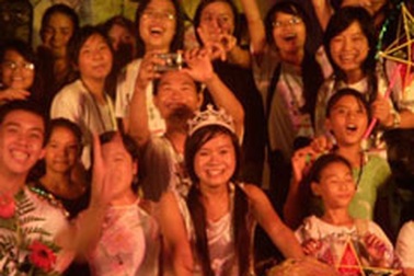 Những tấm lòng “Tỏa sáng đêm rằm”