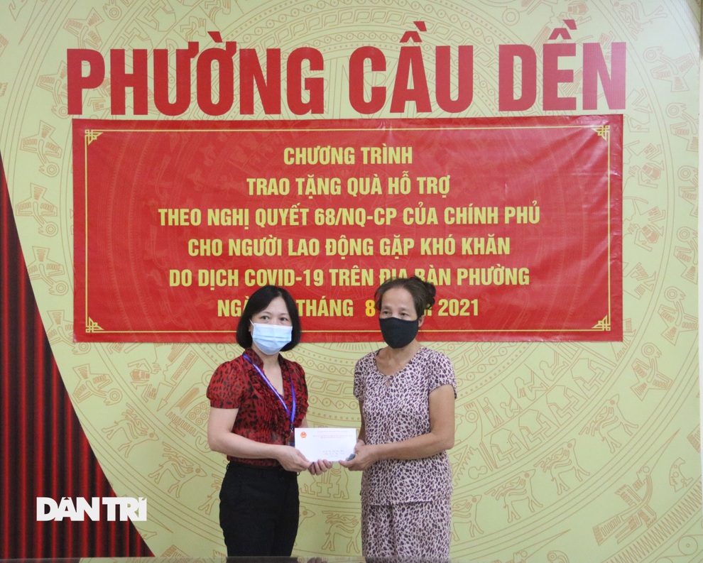 Trao hỗ trợ 30 lao động bị mất việc làm trong mùa dịch Covid-19 - 3 Trao hỗ trợ 30 lao động bị mất việc làm trong mùa dịch Covid-19 - 3