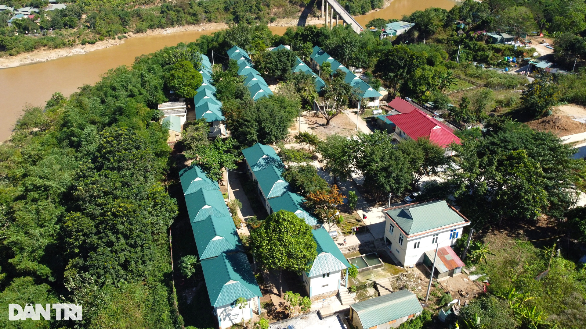 Ngôi làng như resort giữa núi rừng của học sinh nghèo miền núi xứ Thanh - 1 Ngôi làng như resort giữa núi rừng của học sinh nghèo miền núi xứ Thanh - 1