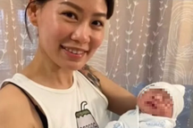 Sinh con năm 17 tuổi, lên chức bà ở tuổi 34 theo "truyền thống gia đình"