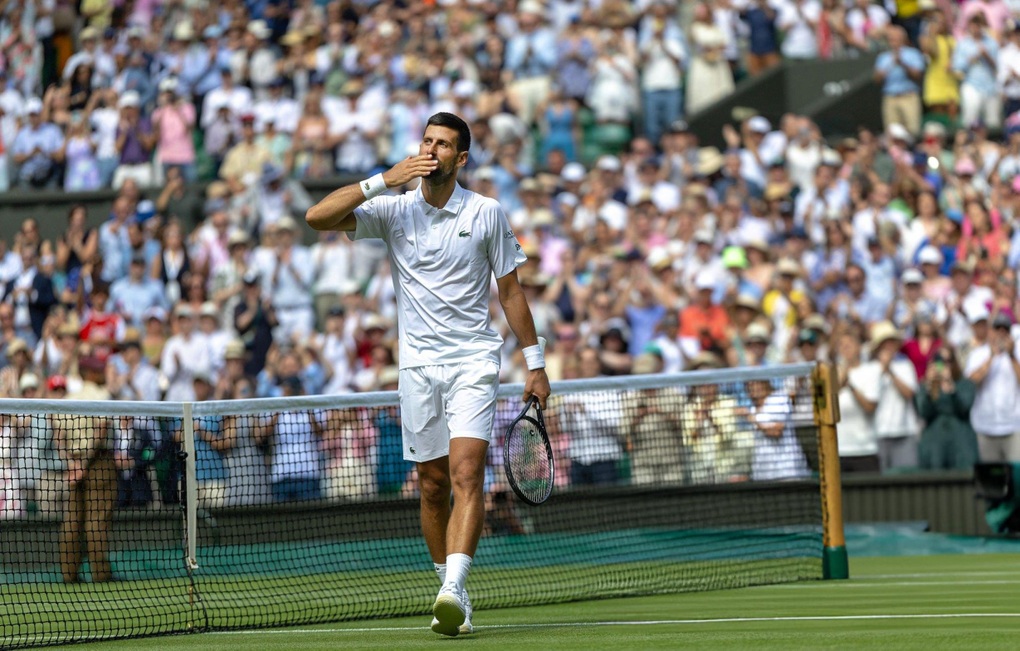 ديوكوفيتش يحطم رقم فيدرر، وسينر يتألق في ويمبلدون - 4 Djokovic phá kỷ lục của Federer, Sinner thăng hoa tại Wimbledon - 4