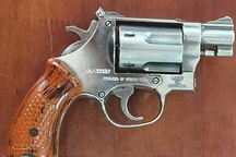 Ông chủ hãng nước đá dọa bắn công nhân khai được cấp 4 khẩu súng