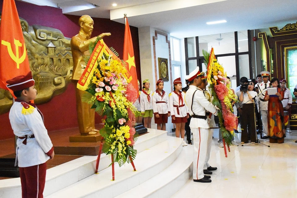 Thừa Thiên Huế tổ chức nhiều hoạt động mừng 130 năm ngày sinh Bác Hồ - 3 Thừa Thiên Huế tổ chức nhiều hoạt động mừng 130 năm ngày sinh Bác Hồ - 3