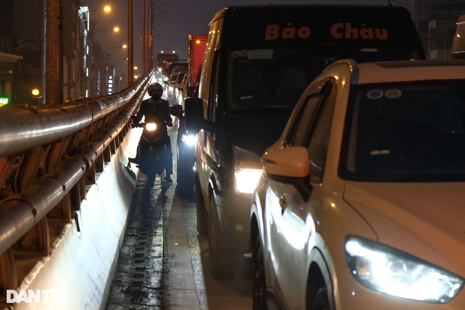 Đường vành đai 2 trên cao ùn tắc dài gần 3km từ Ngã Tư Vọng về Ngã Tư Sở - 8 Đường vành đai 2 trên cao ùn tắc dài gần 3km từ Ngã Tư Vọng về Ngã Tư Sở - 8