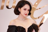 Hoa hậu Hương Giang đọ vẻ quyến rũ bên dàn mỹ nhân Việt