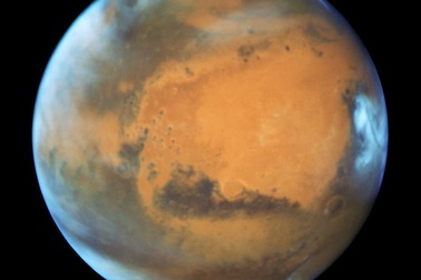 Trái đất và sao Hỏa có thể va vào nhau?