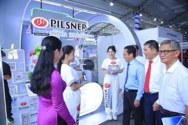 Bia 333 Pilsner trình làng khách tham quan tại Ngày hội kết nối thương hiệu