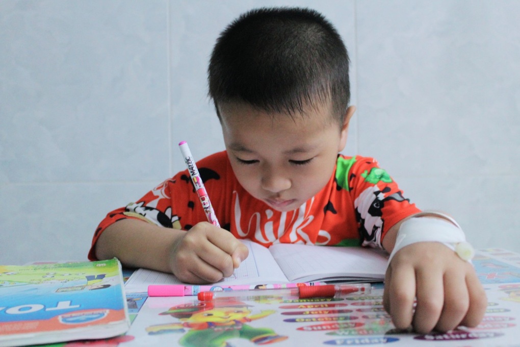 Mẹ đơn thân tuyệt vọng cầu xin bạn đọc Dân trí giúp cứu mạng con - 4 Mẹ đơn thân tuyệt vọng cầu xin bạn đọc Dân trí giúp cứu mạng con - 4