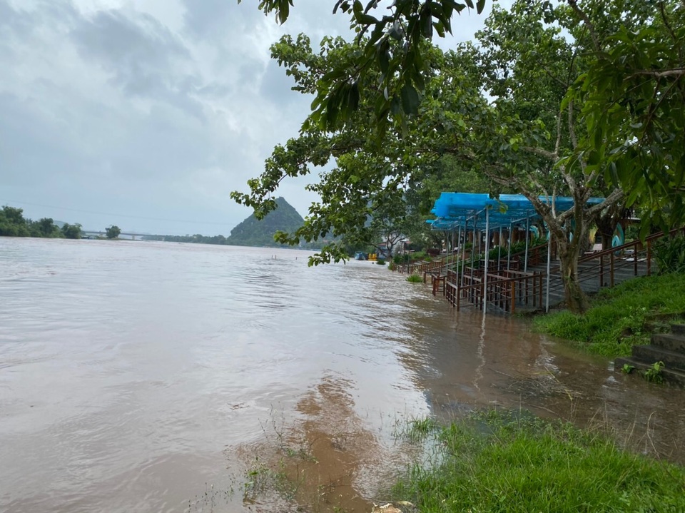 Nhiều điểm du lịch tại Phong Nha – Kẻ Bàng tạm ngừng đón khách vì mưa lũ - 1 Nhiều điểm du lịch tại Phong Nha – Kẻ Bàng tạm ngừng đón khách vì mưa lũ - 1