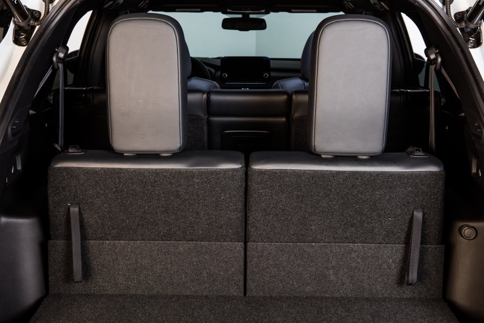 Mitsubishi Outlander 2022 ghi điểm về thiết kế, bị trừ điểm động cơ - 28 Mitsubishi Outlander 2022 ghi điểm về thiết kế, bị trừ điểm động cơ - 28