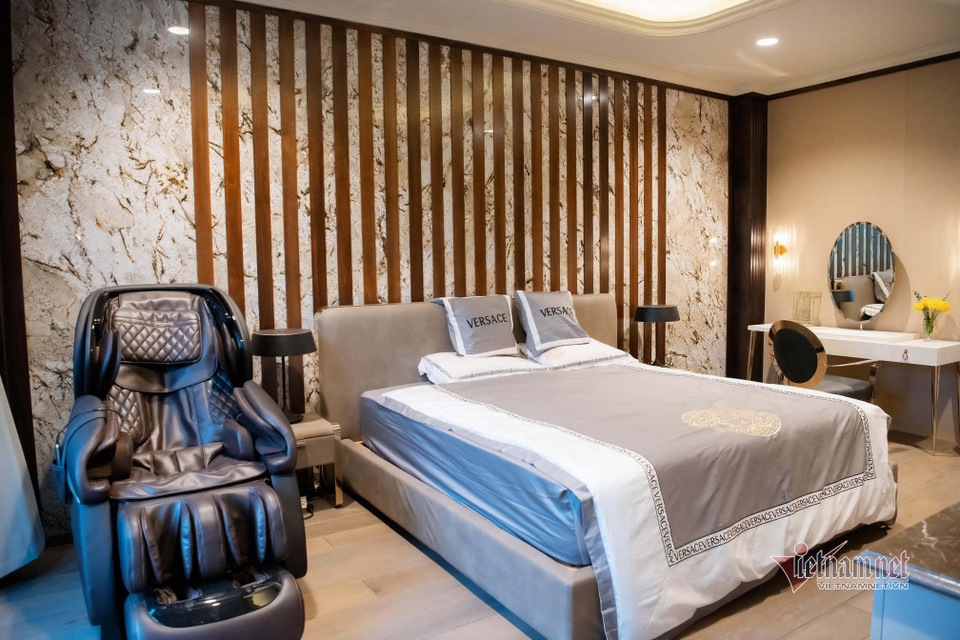 Biệt thự ven sông trị giá gần 60 tỷ đồng của diễn viên Lã Thanh Huyền - 12 Biệt thự ven sông trị giá gần 60 tỷ đồng của diễn viên Lã Thanh Huyền - 12