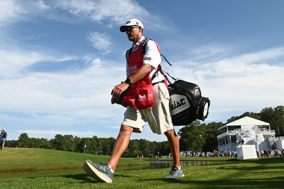 Caddie của Patrick Cantlay kiếm gần 40 tỷ đồng chỉ trong một tuần - 2 Caddie của Patrick Cantlay kiếm gần 40 tỷ đồng chỉ trong một tuần - 2