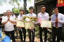 Dòng họ có 3 thủ khoa đại học năm 2017