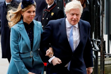 Thủ tướng Anh bí mật làm đám cưới với bạn gái kém 23 tuổi