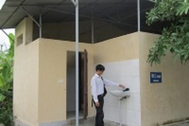 Ngốn 260 triệu đồng công trình vệ sinh vẫn suốt ngày "đày đọa" dân