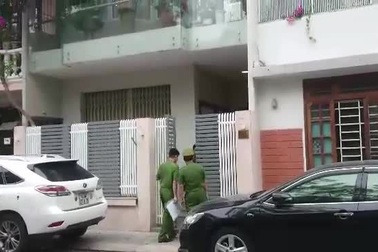 Công an tới nhà ông Văn Hữu Chiến sáng 18/4