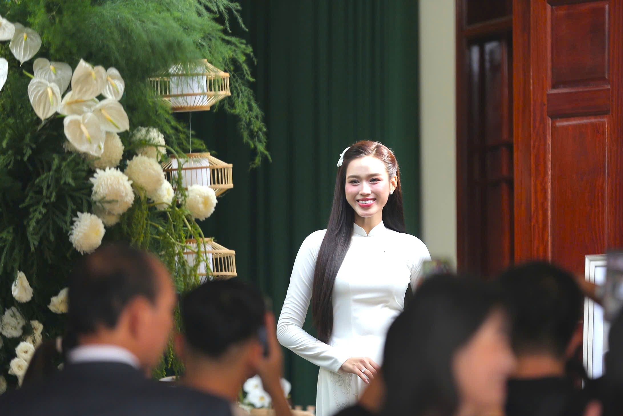Hình ảnh trong lễ ăn hỏi của Hoa hậu Đỗ Thị Hà và thiếu gia Quảng Trị - 4