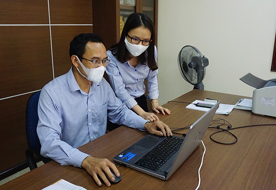 Xuyên đêm cập nhật thông tin trả lương hưu tận nhà của hơn 143.000 người - 3 Xuyên đêm cập nhật thông tin trả lương hưu tận nhà của hơn 143.000 người - 3