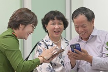 Người dân TPHCM đổ xô đi làm căn cước sau sáp nhập