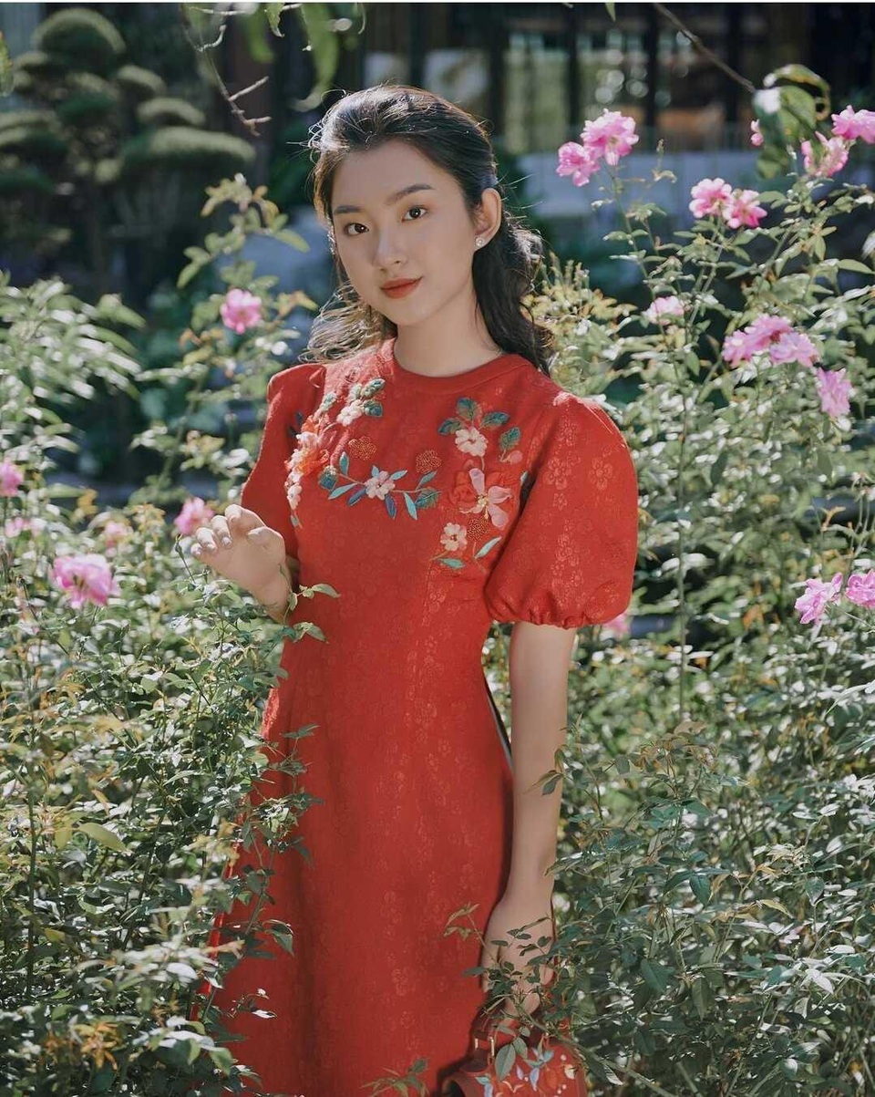 Nữ sinh xinh đẹp, học giỏi đúng chất con nhà người ta - 2 Nữ sinh xinh đẹp, học giỏi đúng chất con nhà người ta - 2