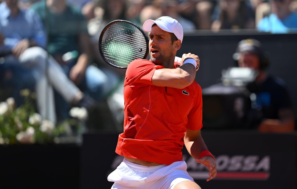 Djokovic đổ lỗi cho chai nước sau khi thua sốc tại Rome Masters - 2