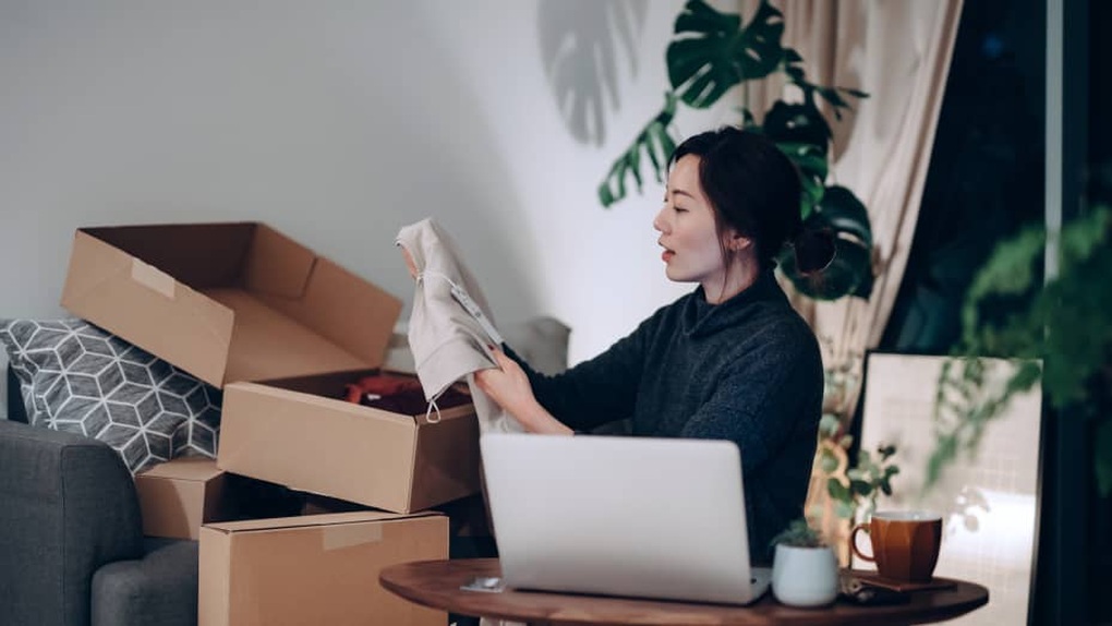 Người trẻ Trung Quốc chưa hết tháng đã hết tiền - 1