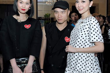 Linh Nga “giấu” bụng bầu với váy chấm bi rộng thùng thình?