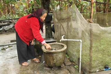 Hạnh phúc vì mấy chục năm mới được... mặc áo trắng