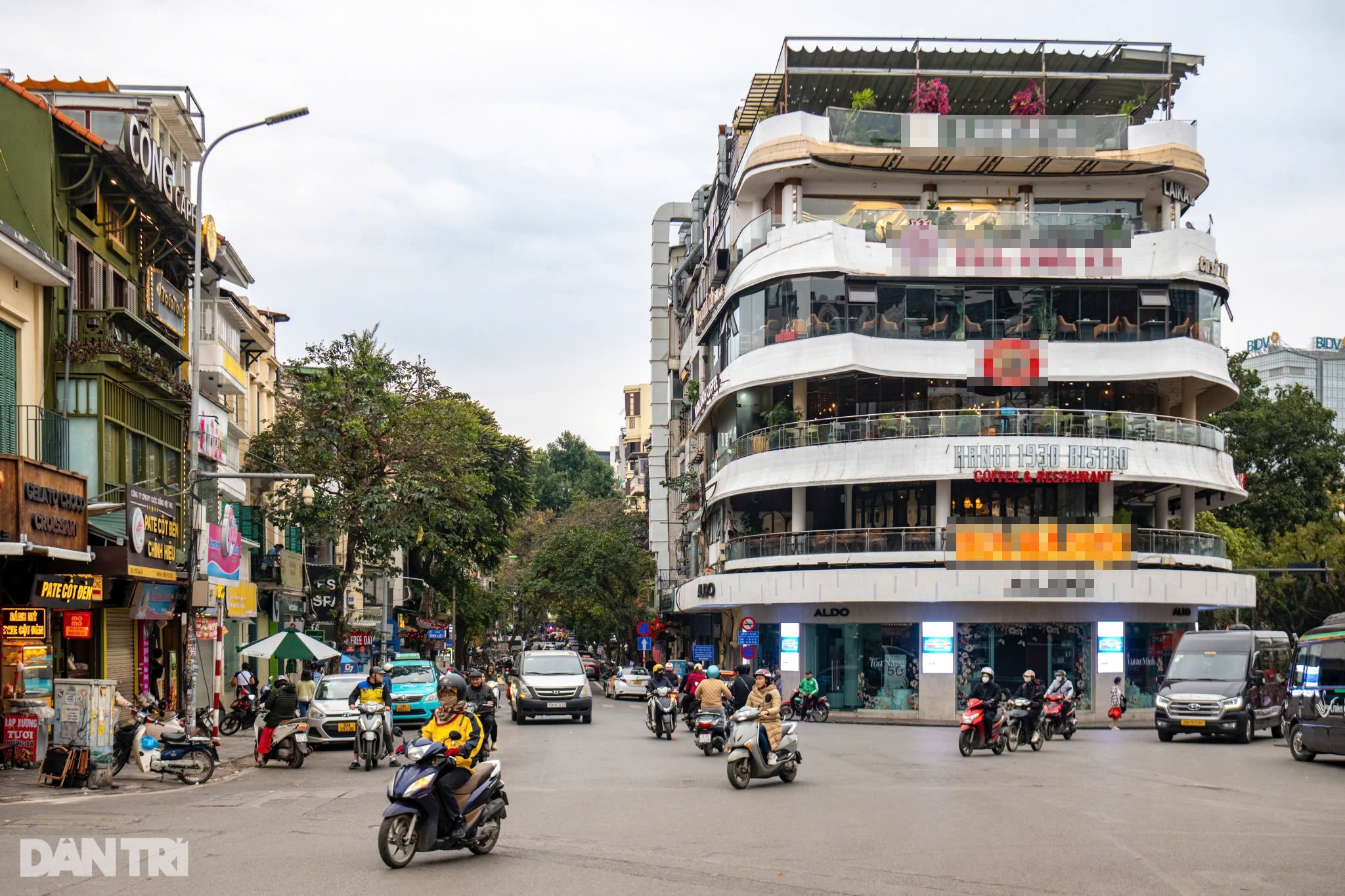 Chủ tòa nhà 