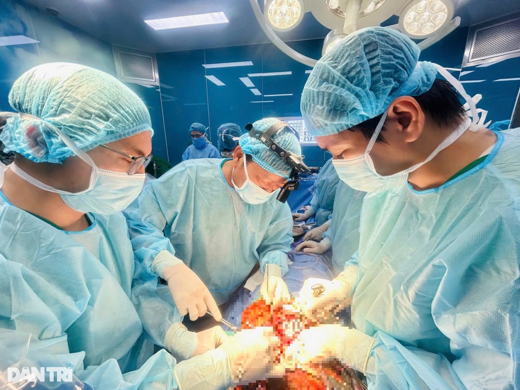 Bác sĩ kêu gọi nhà hảo tâm chung tay giúp đỡ nữ bệnh nhân ghép phổi - 2 Bác sĩ kêu gọi nhà hảo tâm chung tay giúp đỡ nữ bệnh nhân ghép phổi - 2