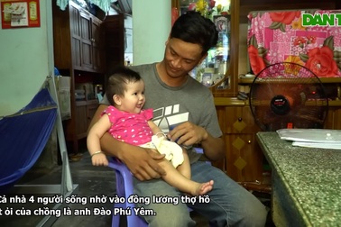 Vợ bị vỡ mạch máu não, anh chồng thợ hồ một mình nuôi cả nhà đau ốm