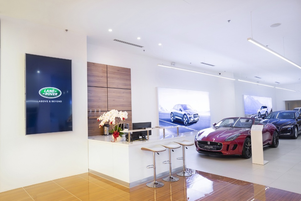 Jaguar Land Rover Việt Nam mở không gian trưng bày mới tại Phú Mỹ Hưng, TP. HCM - 3 Jaguar Land Rover Việt Nam mở không gian trưng bày mới tại Phú Mỹ Hưng, TP. HCM - 3