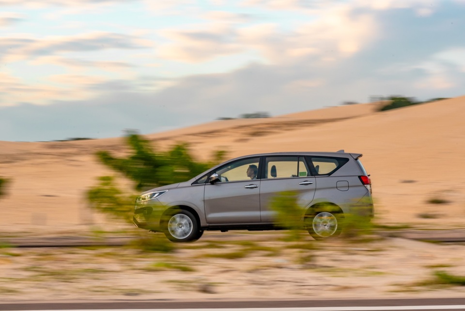 Đánh giá Toyota Innova: Thay đổi để phục vụ người dùng tốt hơn - 2 Đánh giá Toyota Innova: Thay đổi để phục vụ người dùng tốt hơn - 2