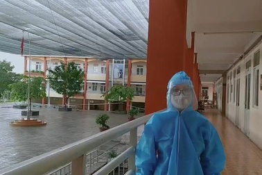 Tình nguyện viên Mỹ Anh tuyên thệ đảng viên từ tâm dịch TPHCM