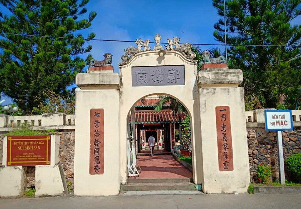 Đến “xứ tiên”… ghé thăm lăng Mạc Cửu - 2 Đến “xứ tiên”… ghé thăm lăng Mạc Cửu - 2