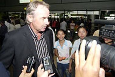 HLV Riedl: “Chuyến tập huấn thành công mỹ mãn”