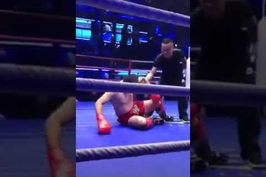 Say rượu lảo đảo, võ sư Vịnh Xuân bị đối thủ hạ đo ván