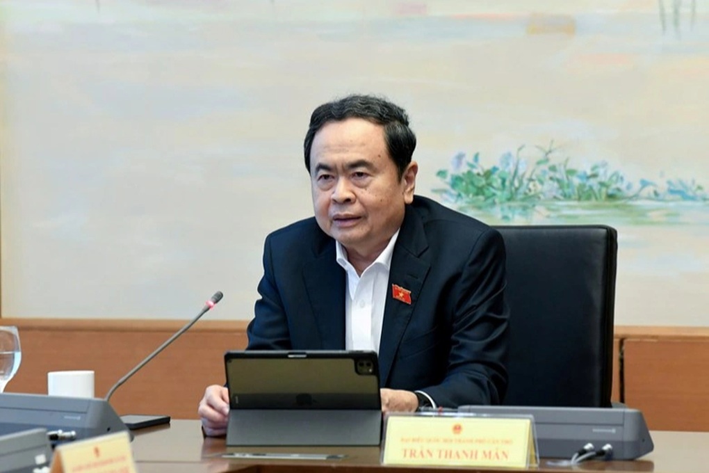 Chủ tịch Quốc hội: Phải đặt nặng giáo dục đạo đức cho cả thầy và trò - 1