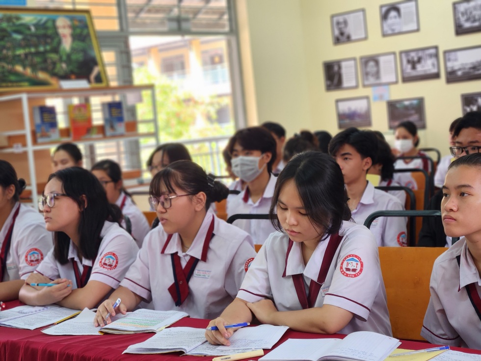 Những tiết chào cờ… không còn áp lực thi đua hay kết tội - 9 Những tiết chào cờ… không còn áp lực thi đua hay kết tội - 9