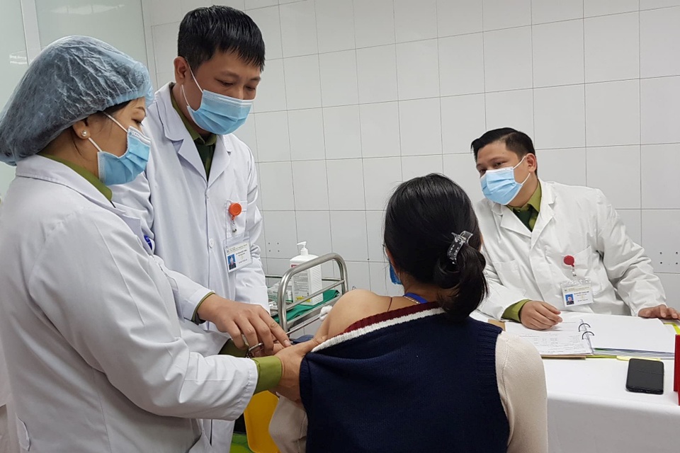 Ai là người đầu tiên được tiêm liều cao nhất vắc xin Covid-19 của Việt Nam? - 1 Ai là người đầu tiên được tiêm liều cao nhất vắc xin Covid-19 của Việt Nam? - 1