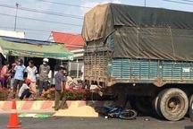 Va chạm với xe tải, 2 người tử vong