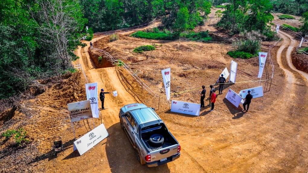 Trải nghiệm lái thử Toyota Hilux tại Giải Đua xe ô tô địa hình PVOIL Cup 2025 - 5 Trải nghiệm lái thử Toyota Hilux tại Giải Đua xe ô tô địa hình PVOIL Cup 2025 - 5