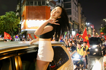 Biển người ở Hà Nội đi "bão" xuyên đêm ăn mừng chiến thắng của U23 Việt Nam