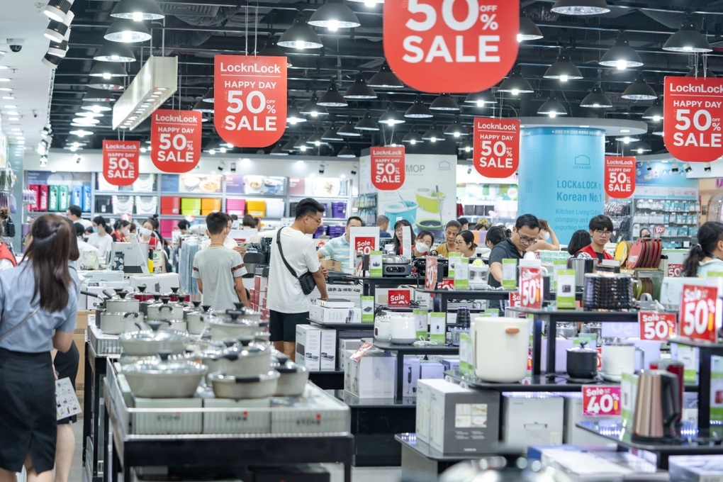 Lễ hội mua sắm Đỏ 2023 mang tới cơ hội mua hàng hiệu giá hời cho hàng nghìn khách hàng - 8 Lễ hội mua sắm Đỏ 2023 mang tới cơ hội mua hàng hiệu giá hời cho hàng nghìn khách hàng - 8