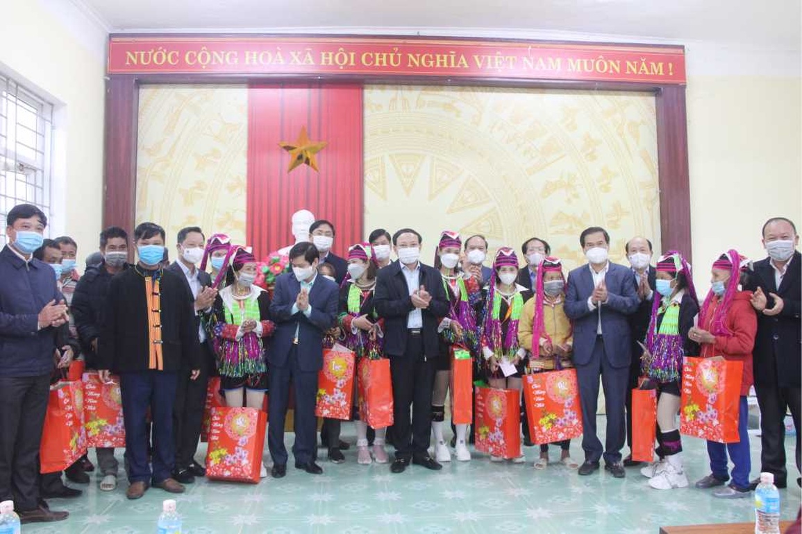 Dành 8.000 suất quà tới các hộ nghèo, cận nghèo dịp Tết Nguyên đán - 1